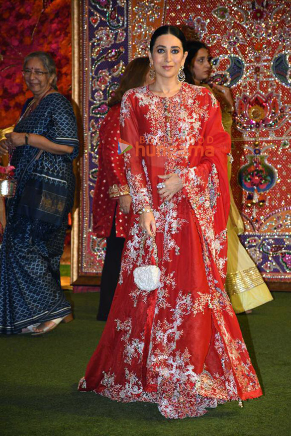 photos celebs arrive at ambanis house for ganpati darshan9 27