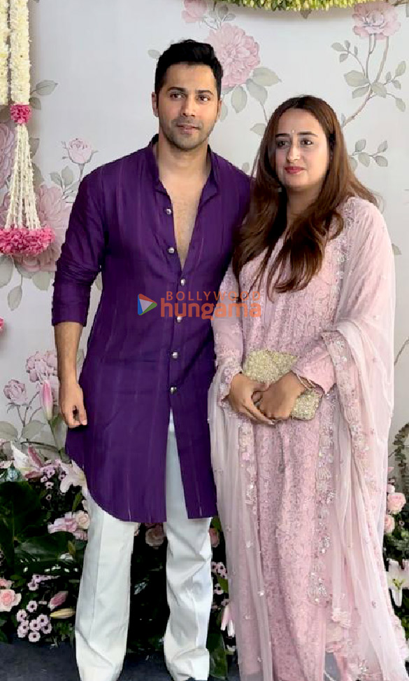 photos celebs arrive at arpita khans house for ganpati darshan 6
