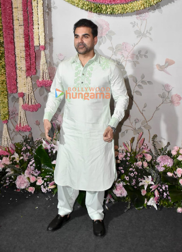 photos celebs arrive at arpita khans house for ganpati darshan2 4 2