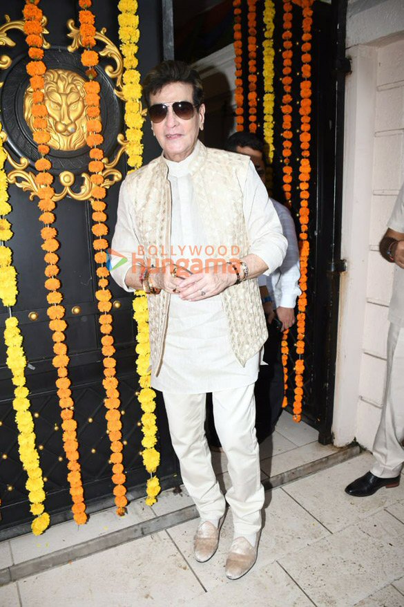photos celebs grace ektaa r kapoors ganesh chaturthi celebrations 14