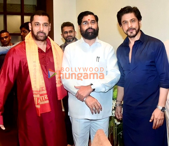 Photos Celebs snapped at CM’s residence for Ganpati Darshan (37)