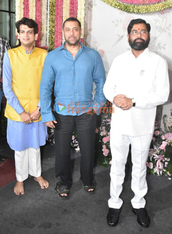 photos celebs snapped visiting arpita khans house for ganpati darshan 9