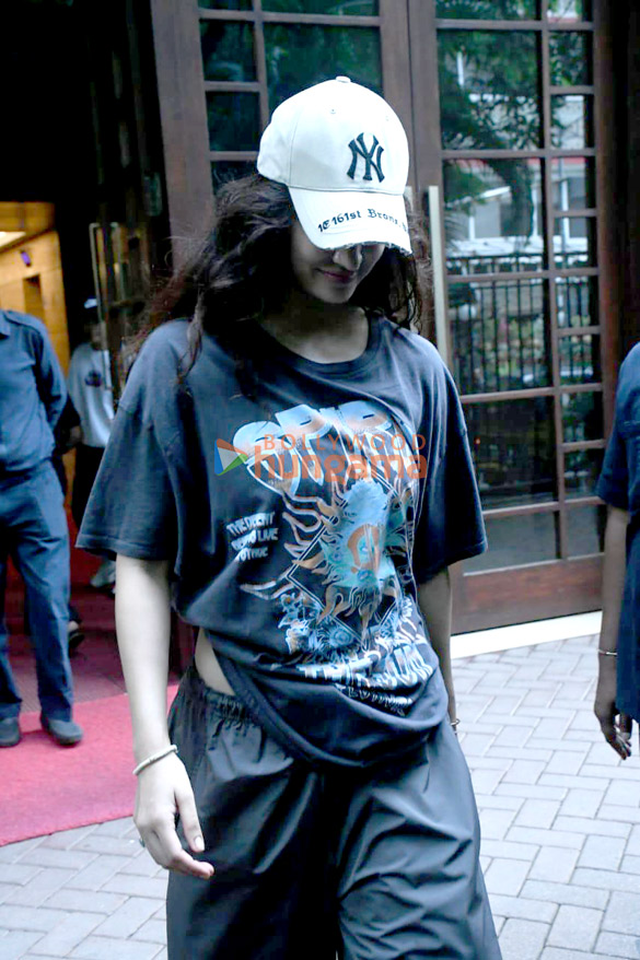 photos disha patani snapped outside a dance class in bandra 3 4