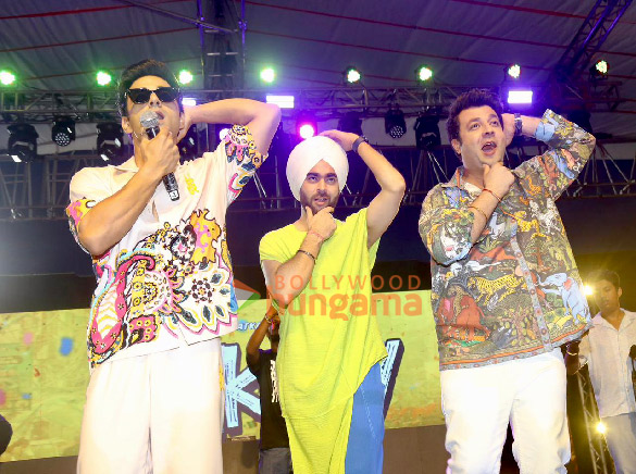 photos fukrey 3 cast snapped at a college fest in juhu 1