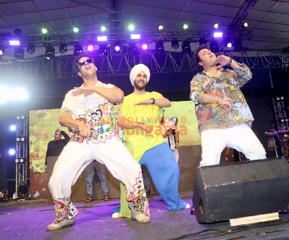 photos fukrey 3 cast snapped at a college fest in juhu 2