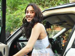 Photos: Janhvi Kapoor snapped at Maddock office