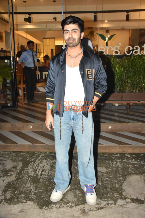 photos kareena kapoor khan vijay varma and jaideep ahlawat snapped at rang mandir in bandra 7
