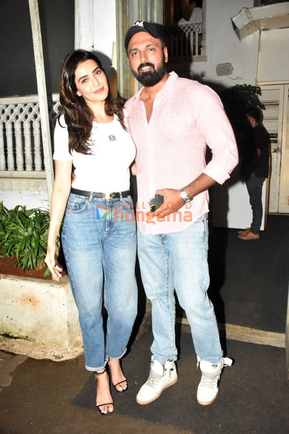 Photos: Karishma Tanna and Varun Bangera snapped in Bandra Photos: Karishma Tanna and Varun Bangera snapped in Bandra