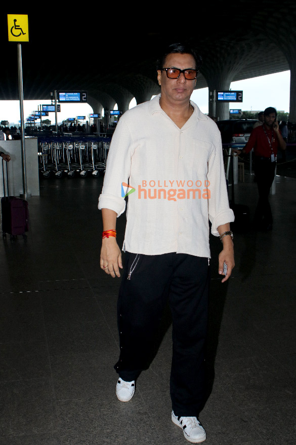 photos mouni roy nimrat kaur shekhar suman and others snapped at the airport 5