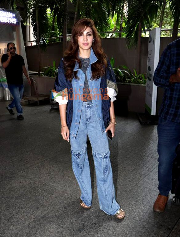 photos nora fatehi bhumi pednekar and manushi chhillar snapped at the airport 10