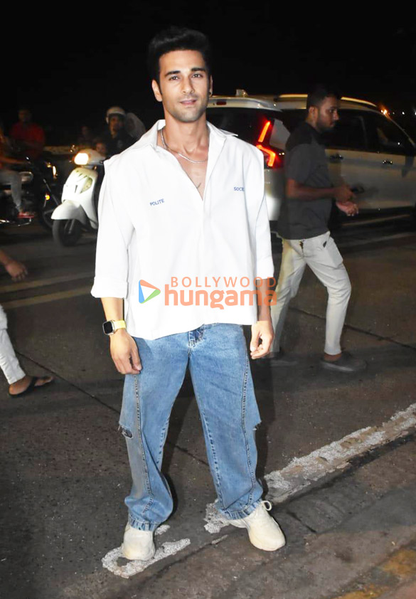 photos radhika apte pulkit samrat and others snapped at zoya akhtars residence 2