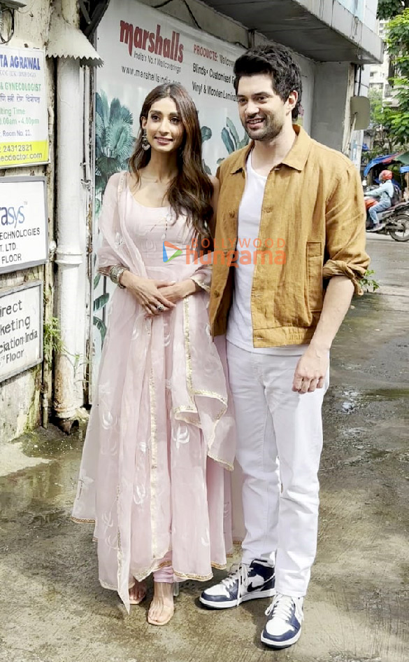 Photos: Rajveer Deol and Paloma Thakeria snapped promoting their film Dono Photos: Rajveer Deol and Paloma Thakeria snapped promoting their film Dono