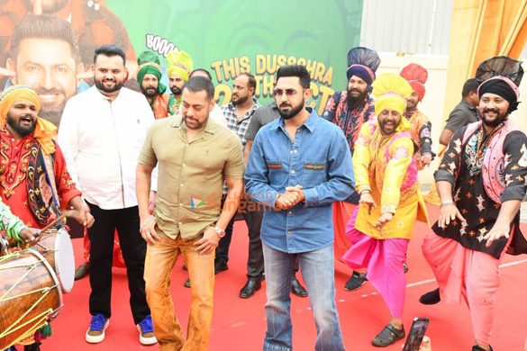 photos salman khan gippy grewal amardeep grewal and others attend the trailer launch of maujaan hi maujaan 5