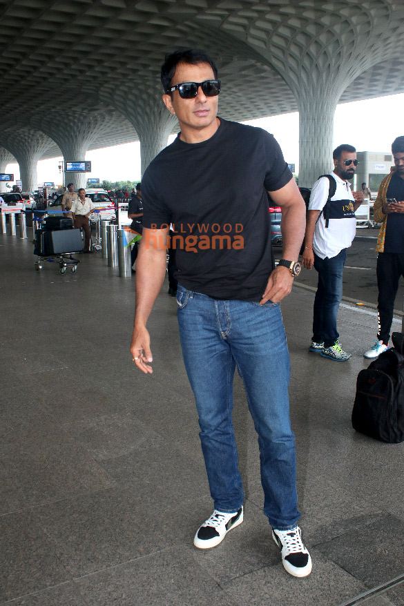 photos sonu sood saiee manjrekar and poonam pandey snapped at the airport 1