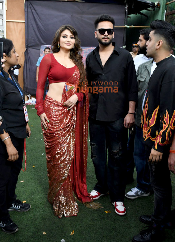 photos urvashi rautela and elvish yadav snapped at college fest in juhu 5