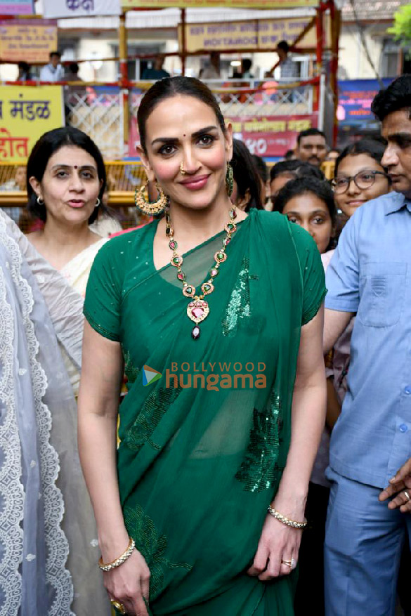 photos varun dhawan divya khosla kumar and others snapped at lalbaugcha raja 1