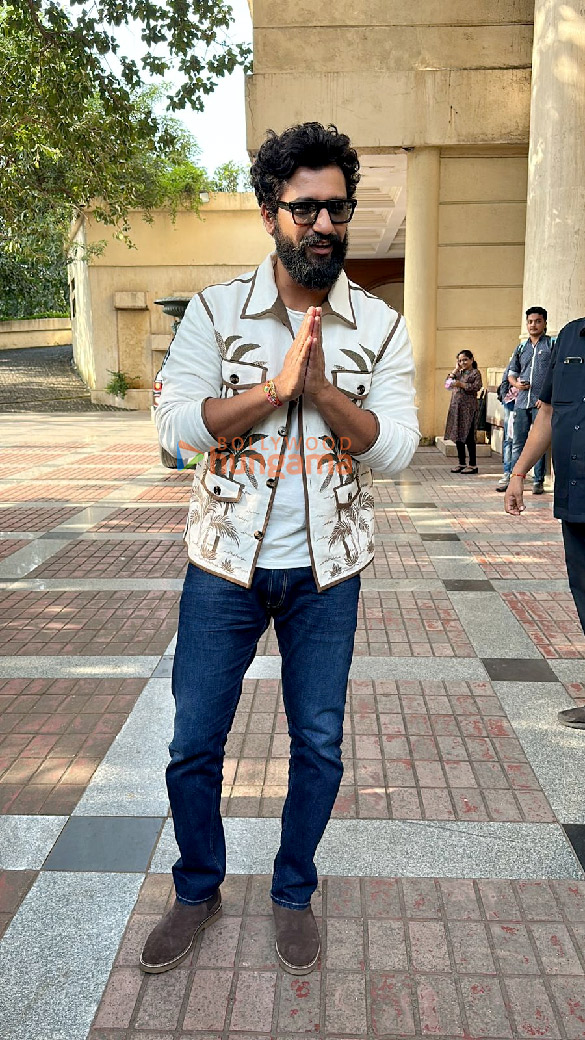 photos vicky kaushal snapped promoting the great indian family 1