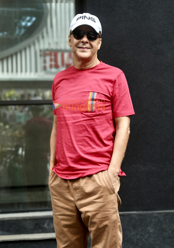 Photos: Vidhu Vinod Chopra snapped at the Excel Entertainment office
