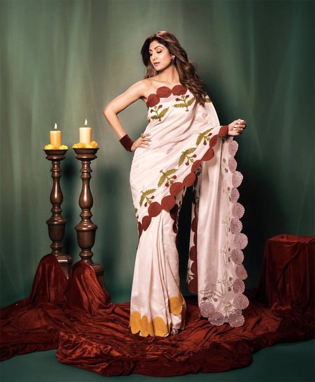 Shilpa Shetty Spreads The Love For Sarees Yet Again In Floral Saree And ...