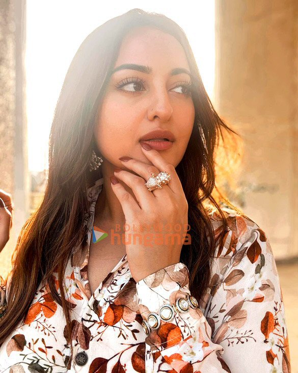 sonakshi sinha 5 54