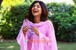 Sukhee stills