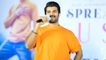 Vijay Deverakonda spreads ‘Kushi’ as he presents cheques worth Rs. 1 lakh to 100 lucky families