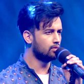 Atif Aslam gives fitting reaction to fan throwing money at him during US concert: “My friend, donate this money…”