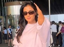Oversized is the way to go! Sonal Chauhan at the airport