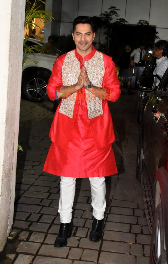 photos akshay kumar and varun dhawan snapped at kalina airport 1