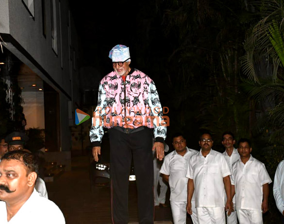photos amitabh bachchan greets his fans on his 81st birthday outside his residence in mumbai 2