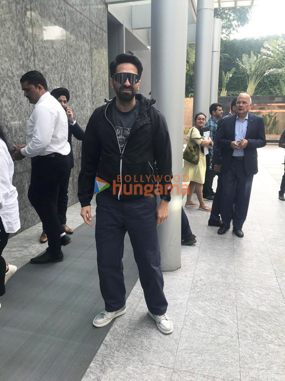 Photos: Ayushmann Khurrana snapped in Worli Photos: Ayushmann Khurrana snapped in Worli