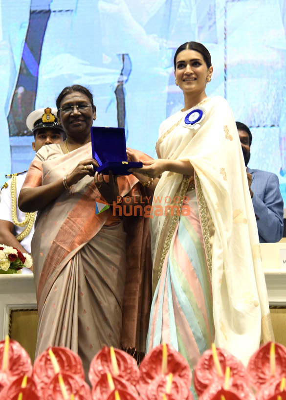 photos celebs grace 69th national awards 009 12