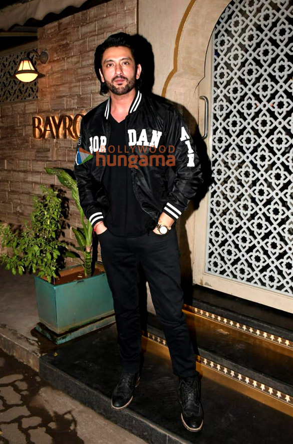 photos celebs snapped at bayroute in juhu 3