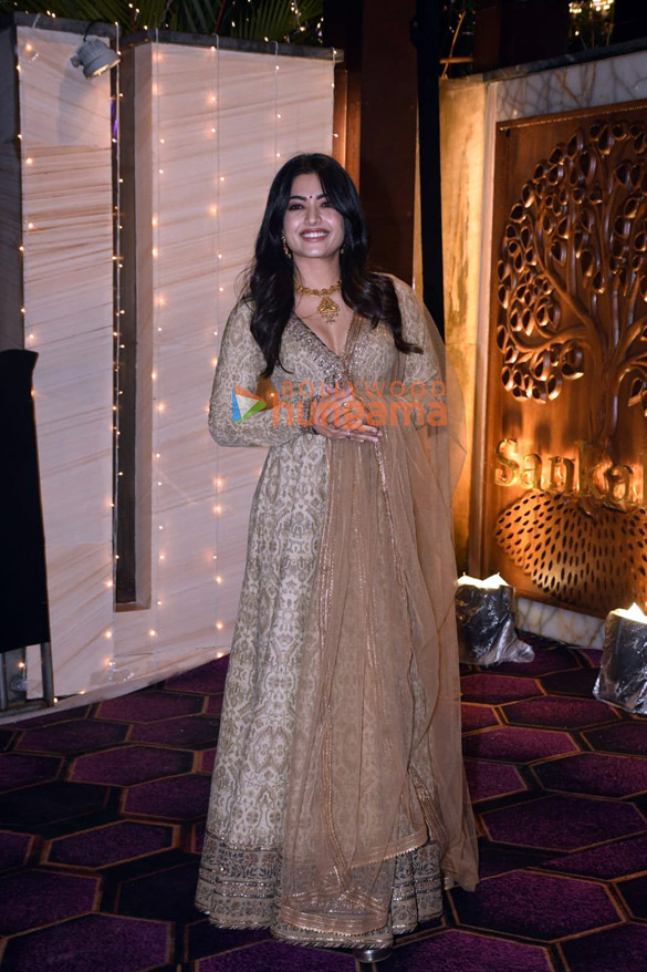 photos celebs snapped during kalyan jewellers durga puja in kochi 2 2