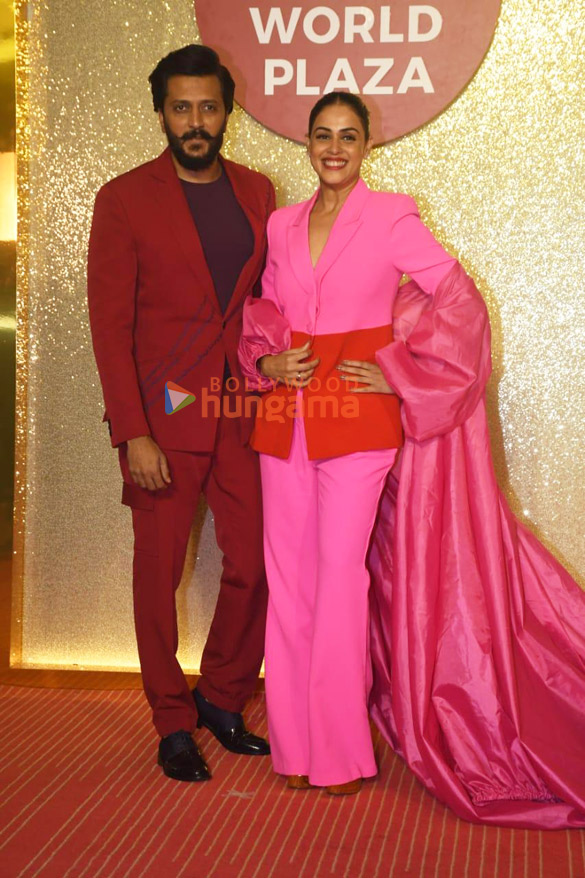 photos deepika padukone riteish deshmukh and others snapped at jio world plaza launch 3