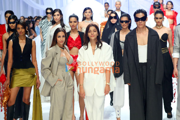 photos disha patani harnaaz sandhu and others snapped at the lakme fashion week 2023 2 3