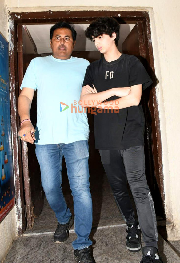 photos hrithik roshan snapped at pvr juhu 1