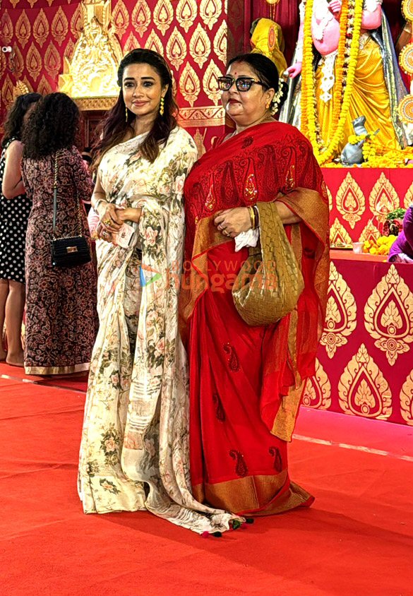 photos kajol jaya bachchan tanishaa mukerji and others at durga puja celebrations 7