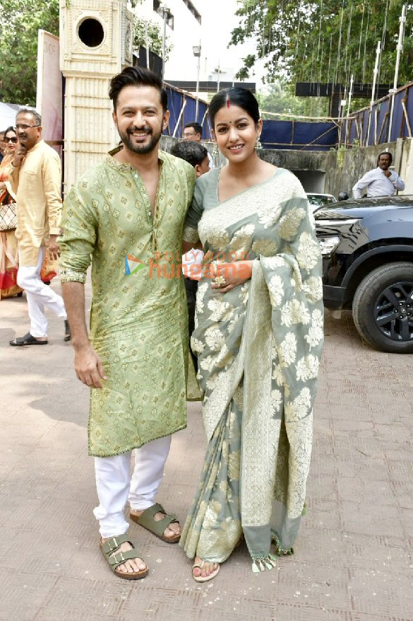 photos kajol rani mukerji tanishaa mukerji and others at durga puja celebrations in juhu 9