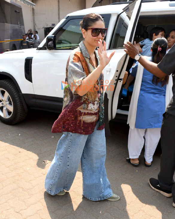photos kareena kapoor khan snapped in bandra 3 21