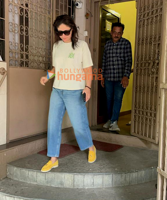 photos kareena kapoor khan snapped outside a dubbing studio 2