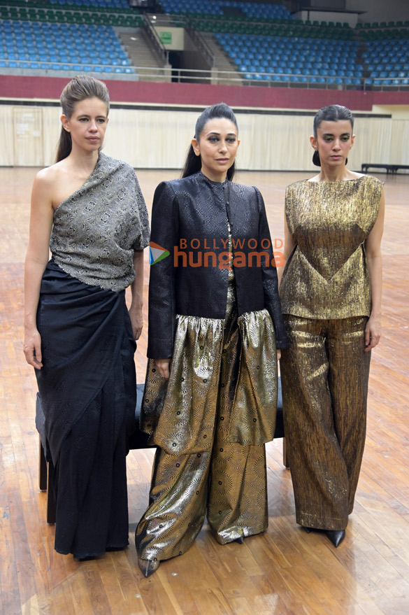 Photos Karisma Kapoor, Kalki Koechlin and Saba Azad walk the ramp at Lakme Fashion Week 2023 opening show (2)