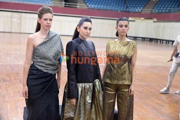 photos karisma kapoor kalki koechlin and saba azad walk the ramp at lakme fashion week 2023 opening show 5