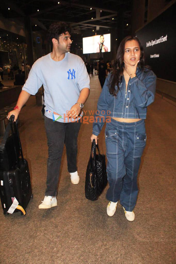 photos kiara advani kritika kamra shriya saran and others snapped at the airport 990 1