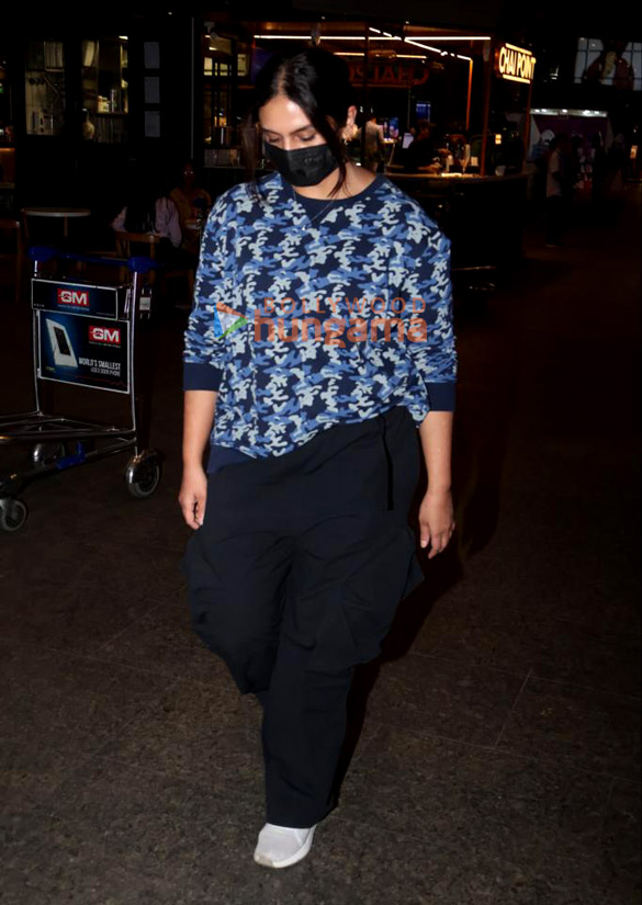 photos kriti kharbanda sonal chauhan and others snapped at the airport 6