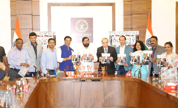 photos madhur bhandarkar along with honorable maharashtra cm eknath shinde and others unveil the latest cover of society achievers magazine 4