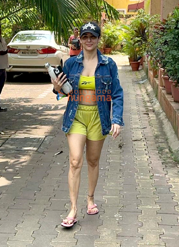 photos malaika arora spotted outside the gym 2 4