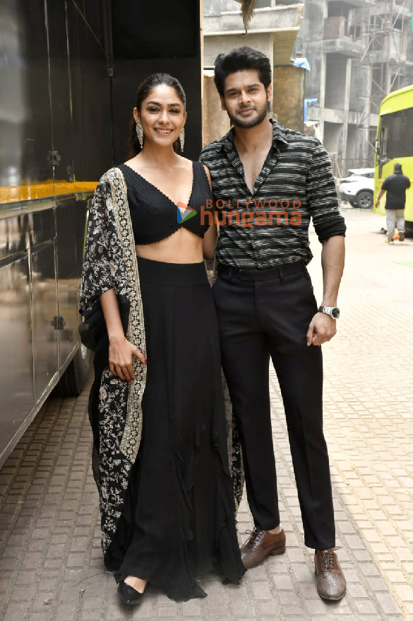 photos mrunal thakur and abhimanyu dassani snapped during aankh micholi promotions 1