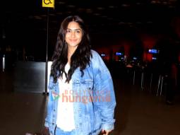 Photos: Mrunal Thakur and Raashi Khanna snapped at the airport