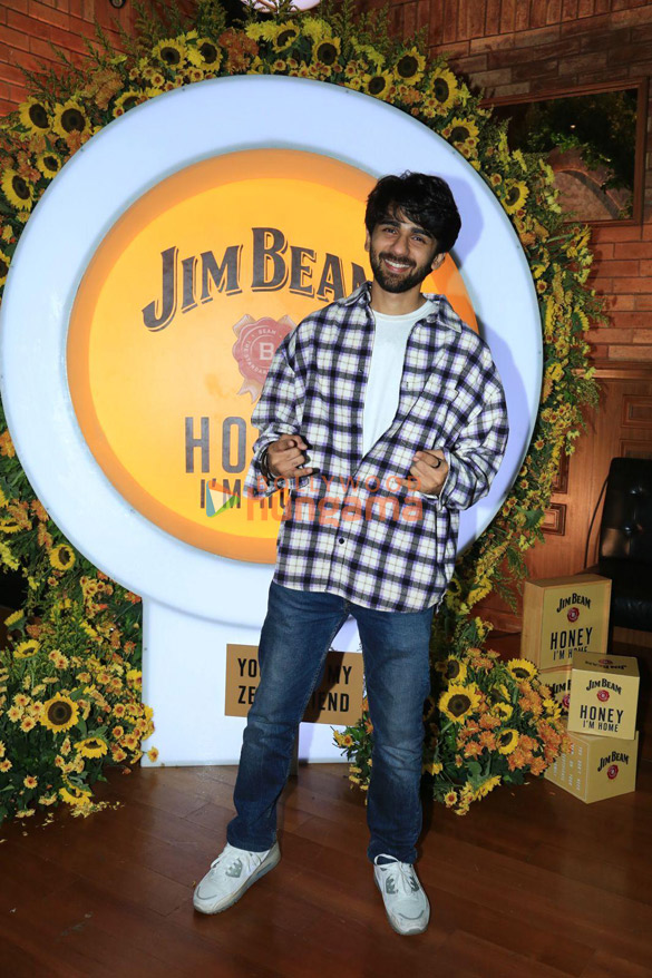 photos priya banerjee ravi dubeym akanksha puri and others attend the jim beam bash 8